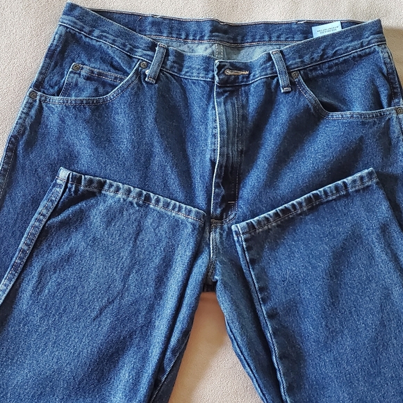 Wrangler Jeans. 38x32 - Picture 3 of 4